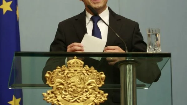 Плевнелиев и Митов: Не признаваме сепаратистите в Украйна, няма да нападаме