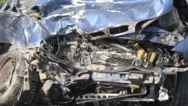 Мъж загина при челен удар край Симитли