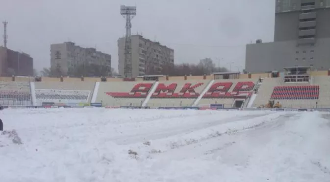 Обилен снеговалеж отложи българско дерби в Русия 