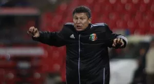 Балъков пропуска мача на ветераните