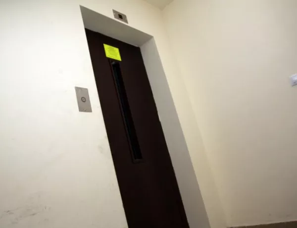Момиче бе открито убито в асансьор в Бургас 