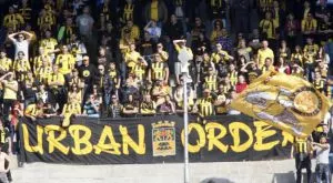 Фенове молят Огнянов и Николов да не бягат