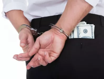 Полицай от Плевен се изправя пред съда за взет подкуп от 10 евро