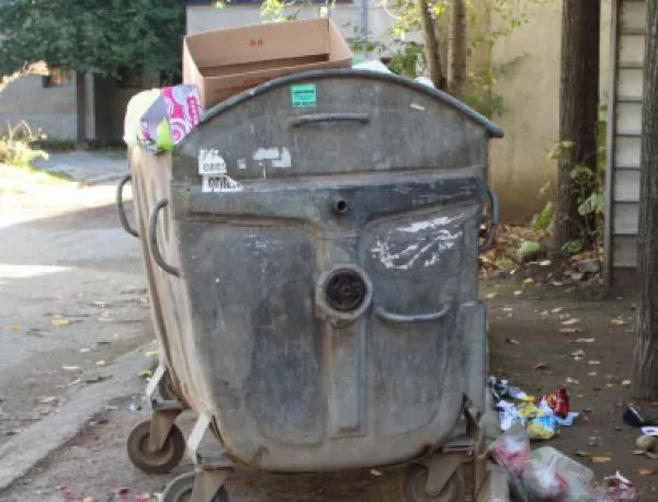 В Русе крадат кофите за смет заедно с боклука