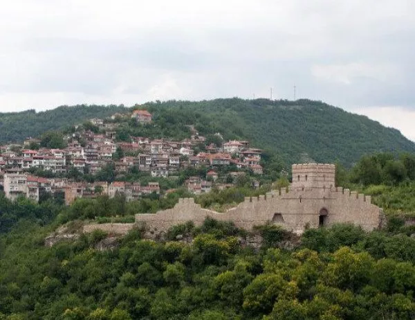 Концерт за 5 виолончела ще открие културния сезон на крепостта Трапезица
