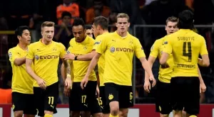 Драматични обрати, 9 гола и победа на Щутгарт в Бундеслигата