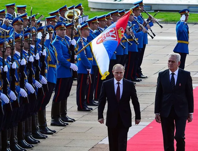 Сърбия и Русия обсъждат общо военно сътрудничество 