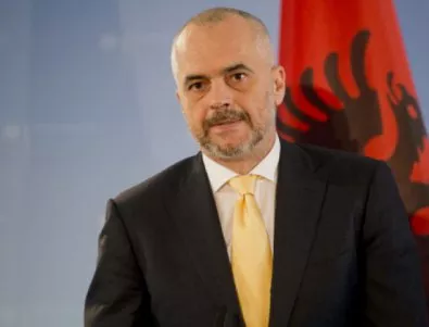 Албанският премиер платил 80 000 долара, за да се снима с Обама