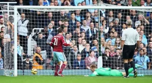 Удар с чук по Пелегрини и Манчестър Сити