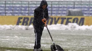Снегът забавя Лудогорец - Черно море с половин час