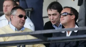 {{ otherArticle[0].article.title }}