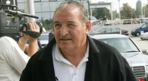 Пената съветва "лъвовете": Леко с мрежата, че много фаулове станаха