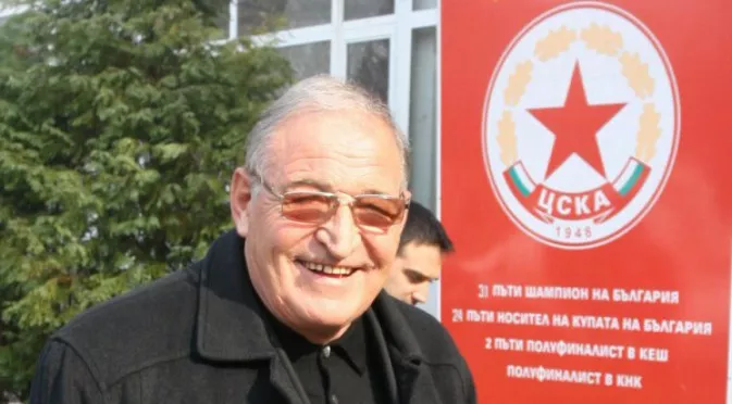 Пенев: Манолев нямаше как да отиде в Левски, македонец е