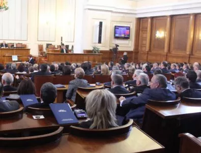 Депутатите не разрешиха прякото предаване по БНТ и БНР на дебатите за МИГ-овете