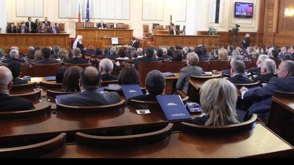 Бареков е плащал пет пъти повече за депутат, отколкото ПФ