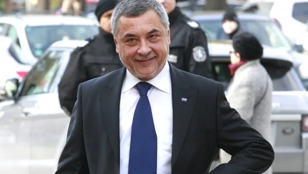 Две партии в следващото правителство с очаквана подкрепа от трета*