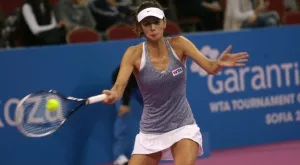 Цвети тръгна със загуба в Турнира на шампионките