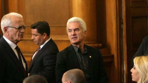 Марката "Сидеров": Оставка на Ненчев и бърза процедура за гражданство заради Украйна