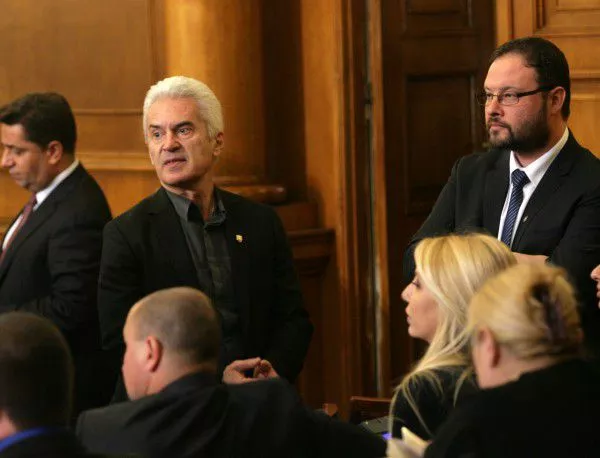 Софийският апелативен съд даде ход на делото за мерките на Сидеров и Чуколов