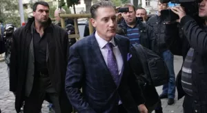 Домусчиев нареди: Черните овци да се изведат от стадото!