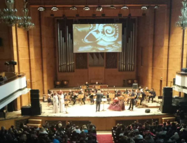 Стотици деца вдъхновени от спектакъла "Приказки с оркестър"