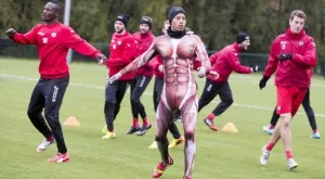 Внимание в Левски! Ето как наказват слабаците в Шотландия (ФОТО)