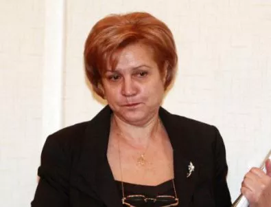 Менда Стоянова: МВР трябва драстично да намали административния персонал