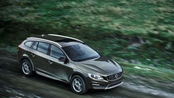 Volvo представи новото V60 Cross Country