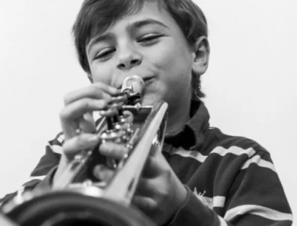 „Фортисимо клас” запознава децата в Пловдив с музикалните инструменти