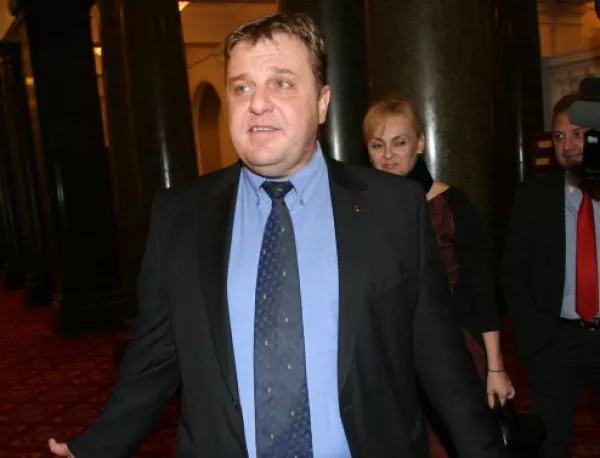 Каракачанов потвърди, че няма условие за оттеглянето на Исмаилов