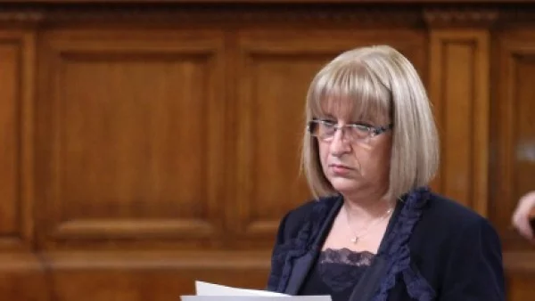Цачева: Гласуваме новото правителство в петък