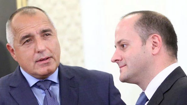 Понасяме тежки лични и политически загуби заради компромисите, оплака се Радан