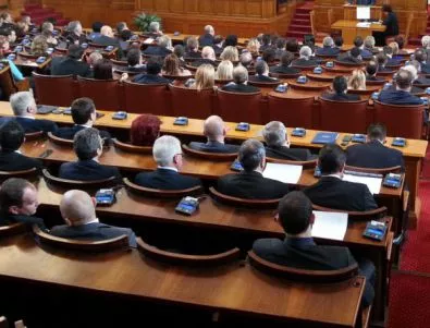 В парламента успяха да се скарат още за уж ясния бюджет на НЗОК