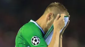 Средният пръст на Моци е за дупедавците от БФС