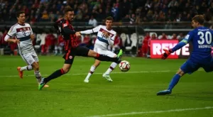 Байерн разкова Айнтрахт, Мюлер наниза хеттрик