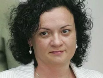 ГЕРБ е категорично против оставката на министър Ивелина Василева