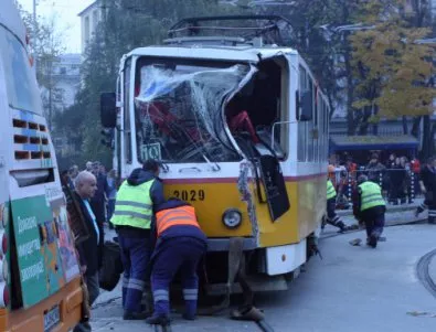 Слухове - ватман нарочно причинил катастрофа между трамвай и рейс