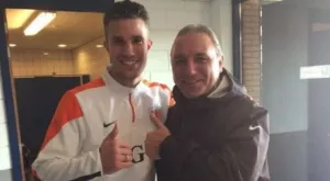 Ван Перси се щракна със Стоичков и се изфука в Twitter