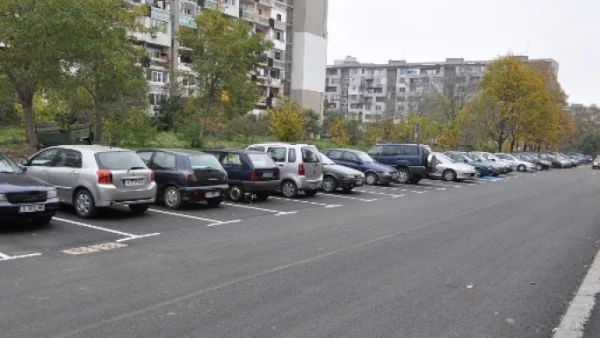 Разширяват "синята зона" в Бургас с над 20 нови улици, булеварди и паркинги