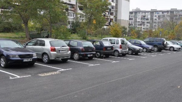 Двамата потрошиха 60 автомобила в Бургас