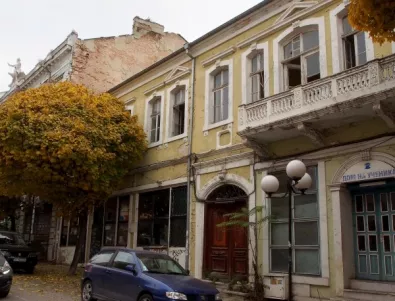 Паметник на културата се руши във Варна