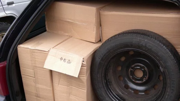 В Благоевград откриха над 100 000 къса контрабандни цигари 