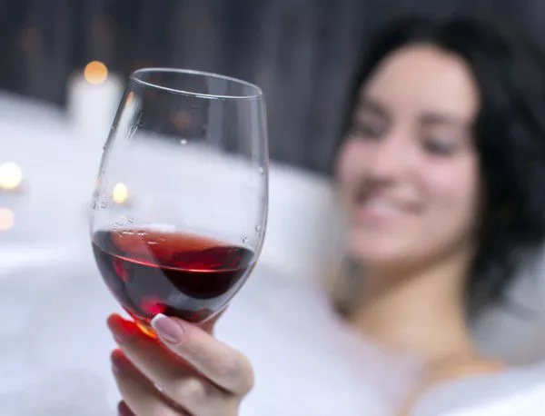 Чаша вино е вредна толкова, колкото и 30 гр водка