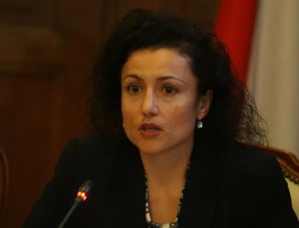 Десислава Танева заяви, че се подготвя нов закон за храните