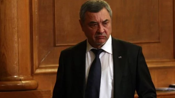 Валери Симеонов поема комисията по енергетика