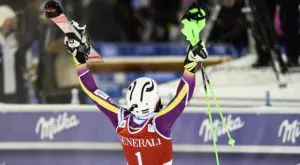 Норвежец триумфира в слалома в Кранска гора