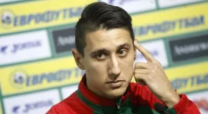 {{ otherArticle[0].article.title }}