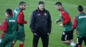 Всички национали зад Любо в битката му с Изпълкома