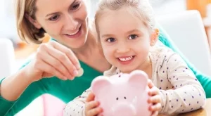 Родителите трябва отрано да говорят с децата си за пари