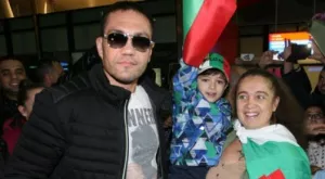 {{ otherArticle[0].article.title }}